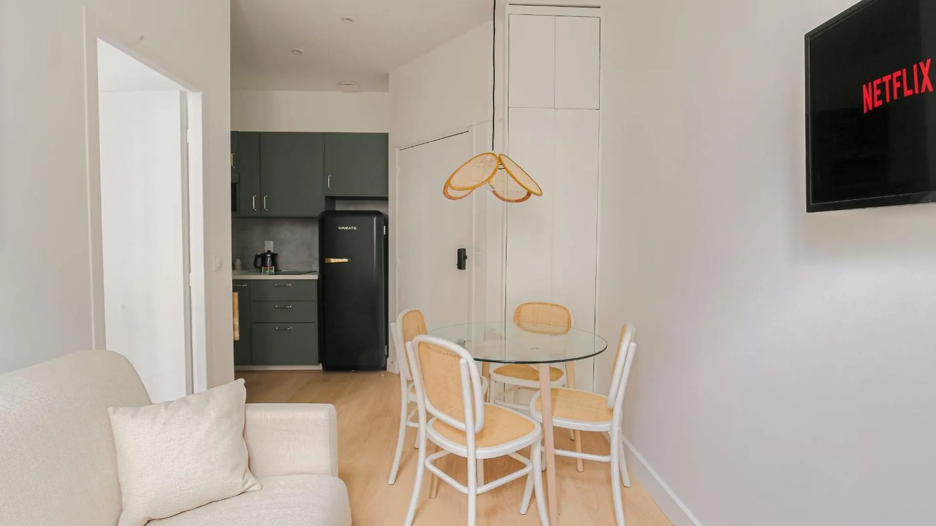Cosy Et Design Proche Metro Apartment Villeurbanne France
