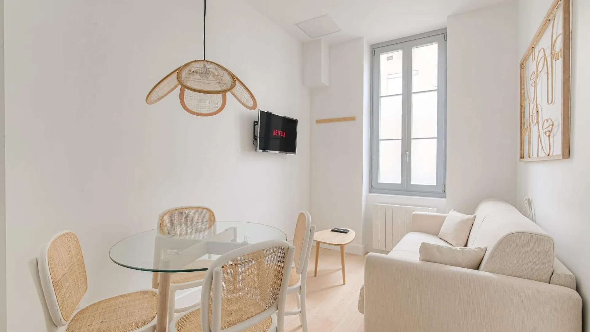 Cosy Et Design Proche Metro Apartment Villeurbanne France