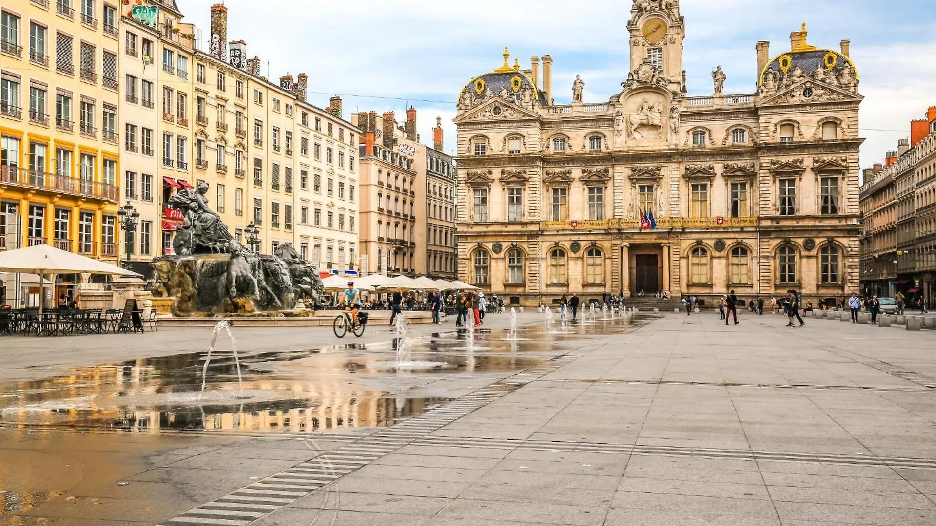 Cosy Et Design Proche Metro Apartment Villeurbanne France